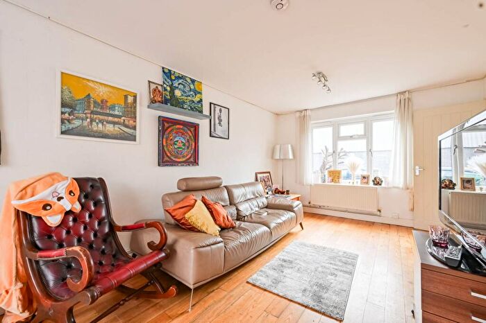 3 Bedroom Terraced House For Sale In Ford Street, Canning Town, London, E16