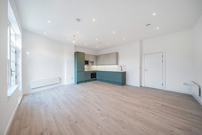 2 Bedroom Flat For Sale In Deptford High Street, London, SE8