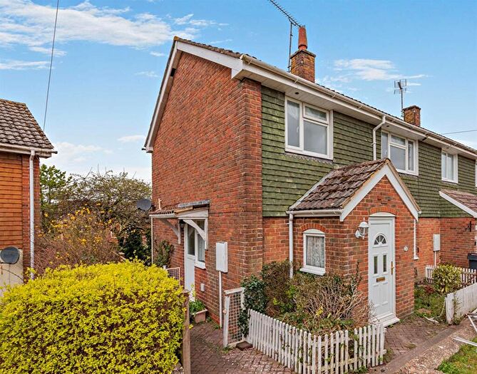 3 Bedroom End Of Terrace House For Sale In Scott Close, Kings Somborne, Stockbridge, SO20