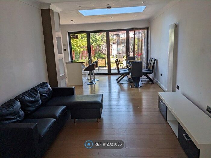 4 Bedroom Terraced House To Rent In Kings Road, Harrow, HA2