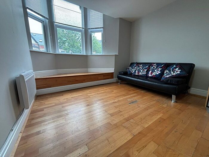 2 Bedroom Flat To Rent In Penylan Road, Roath, CF24