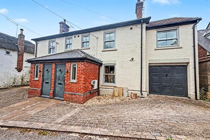 4 Bedroom Semi-Detached House For Sale In Sixpenny Handley, SP5