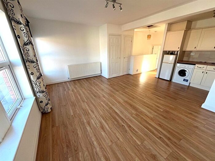 1 Bedroom Flat For Sale In Southmead Road, Westbury-On-Trym, Bristol, BS10