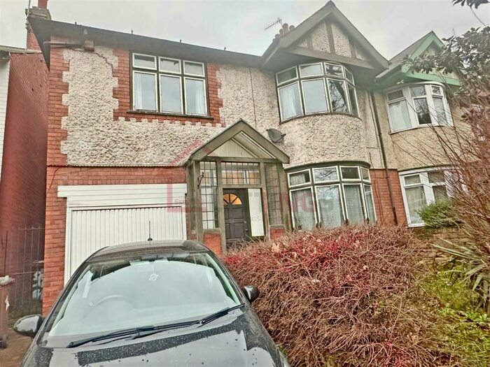 5 Bedroom Semi-Detached House To Rent In Gregory Boulevard, NG7