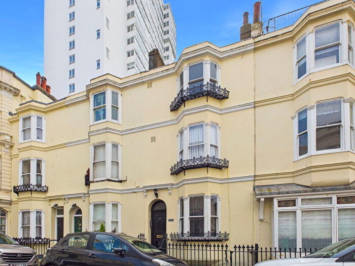 Studio For Sale In Regency Square, Brighton, BN1