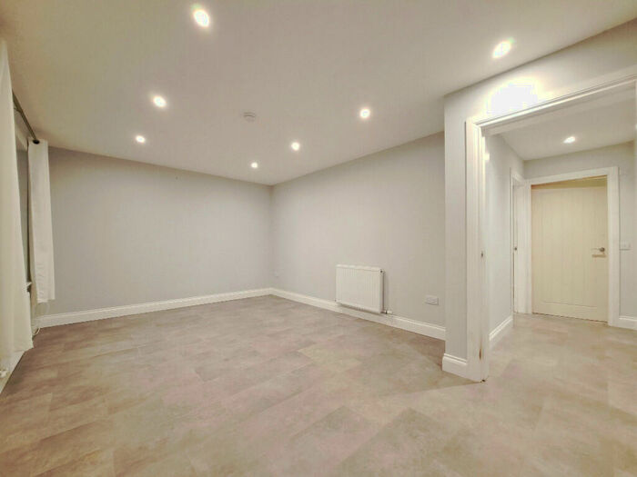 3 Bedroom Terraced House To Rent In Annbank Road, Mossblown, Ayr, KA6