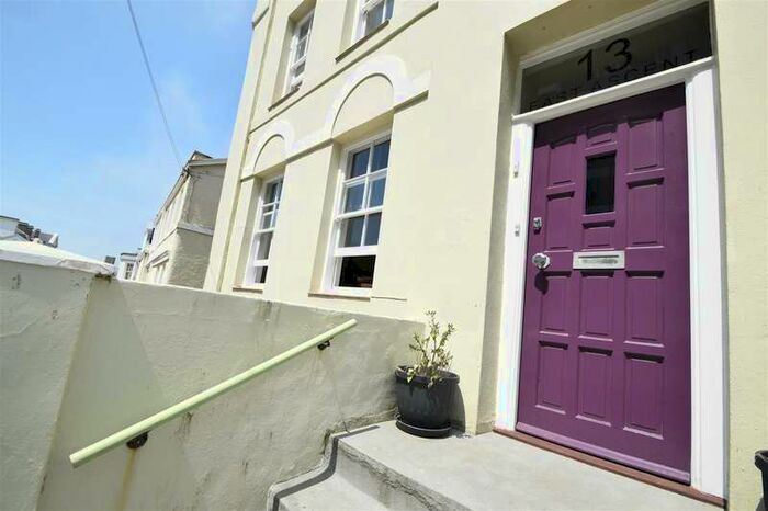 2 Bedroom Flat To Rent In East Ascent, St. Leonards-on-sea, TN38