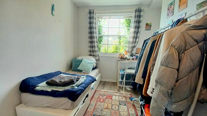 Studio To Rent In Offord Road, London, N1