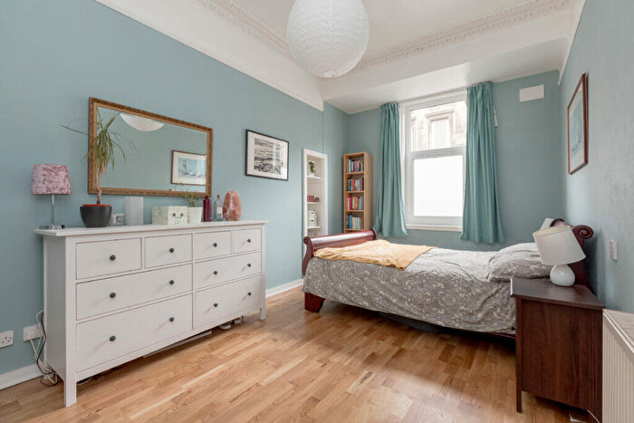2 Bedroom Flat For Sale In Gf, Blackwood Crescent, Newington, EH9