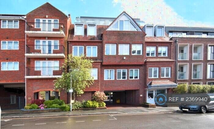 1 Bedroom Flat To Rent In Station Road, Gerrards Cross, SL9