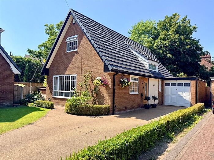 2 Bedroom Detached House For Sale In Langdale Close, Timperley, Altrincham, WA15