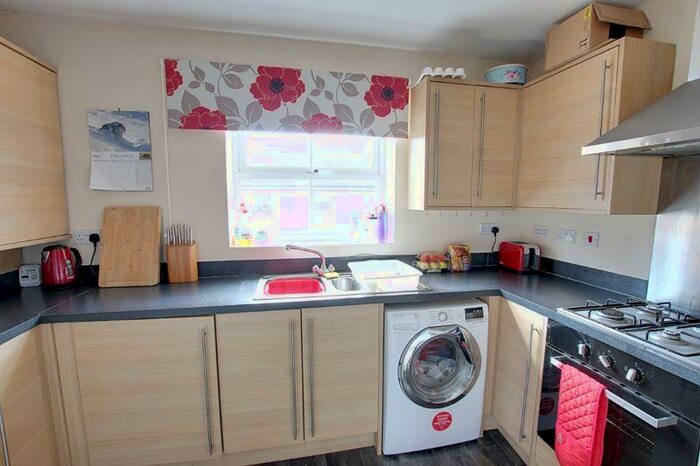 2 Bedroom Flat To Rent In Cusance Way, Trowbridge, BA14