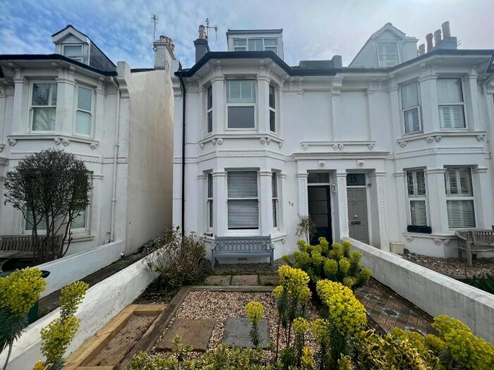 2 Bedroom Flat To Rent In Westbourne Gardens, Hove, BN3