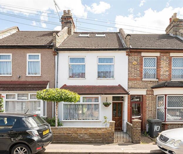 3 Bedroom Terraced House For Sale In Ainslie Wood Road, Chingford, E4