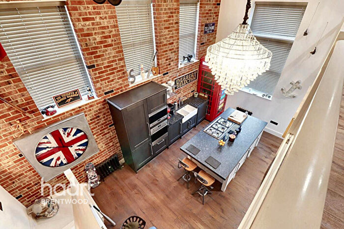 1 Bedroom Flat For Sale In Kensington Way, Brentwood, CM14