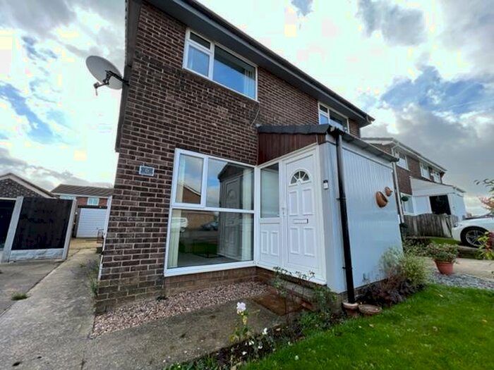 2 Bedroom House To Rent In Revill Close, Maltby, Rotherham, S66
