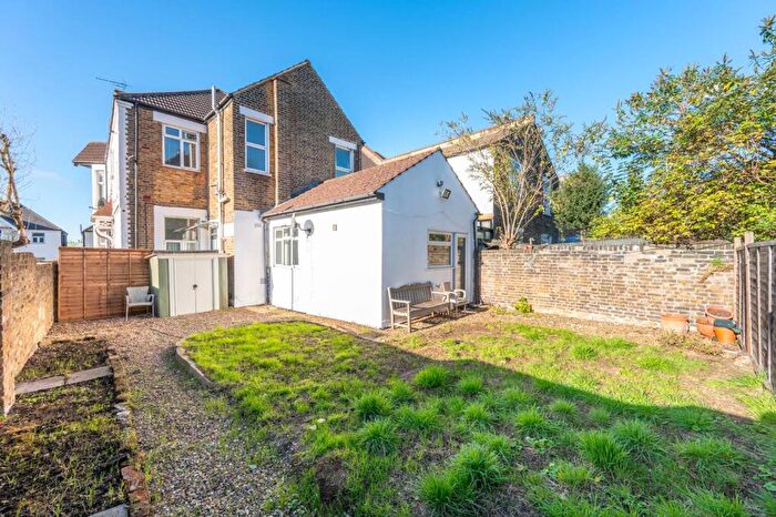 2 Bedroom Flat For Sale In Wrottesley Road, Kensal Green, London, NW10