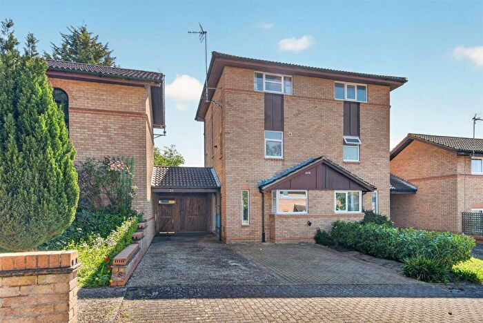 3 Bedroom Semi Detached House For Sale In Clapham Place, Bradwell Common, Milton Keynes, MK13