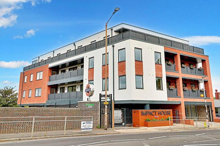 2 Bedroom Flat For Sale In High Road, Chigwell, IG7