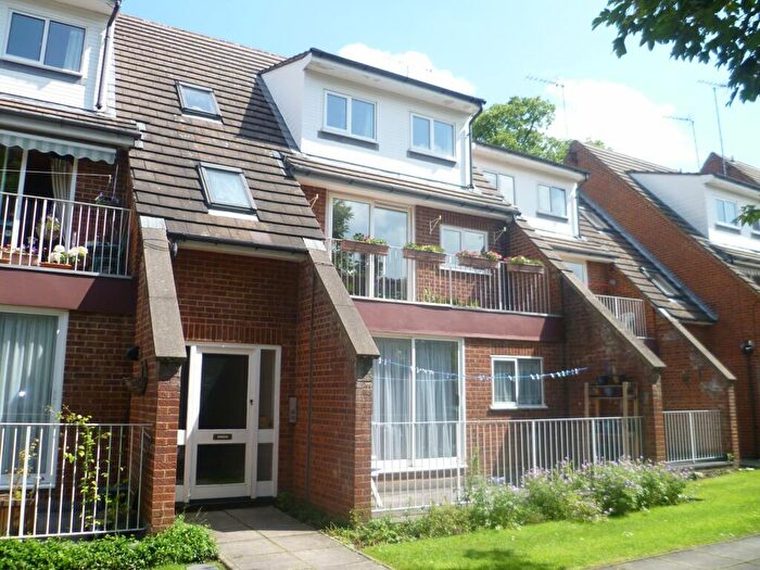 1 Bedroom Flat To Rent In Brasted Close, Orpington, BR6