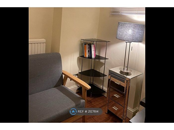 2 Bedroom Flat To Rent In Cavendish Mansions, London, EC1R