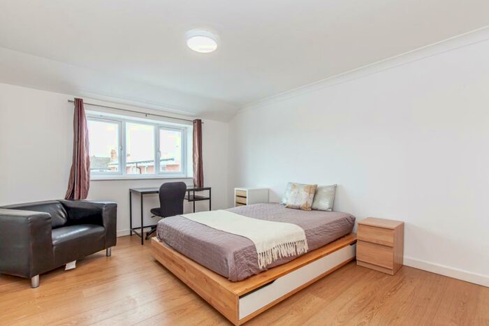 1 Bedroom Flat To Rent In Cowley Road, Oxford, OX4