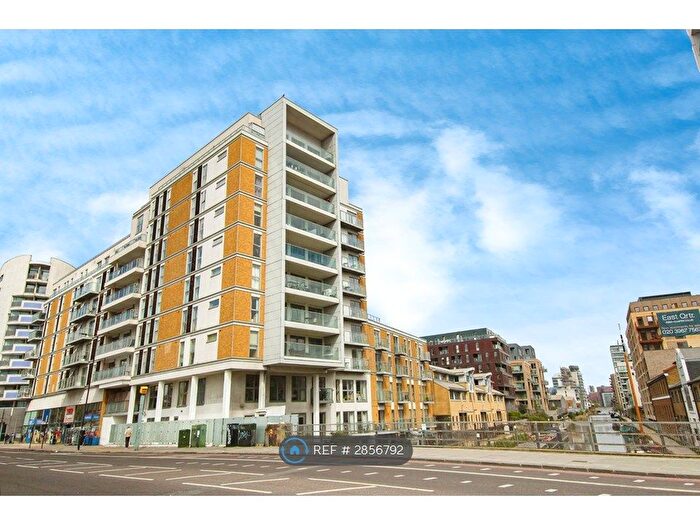 3 Bedroom Flat To Rent In Harley House, London, E14