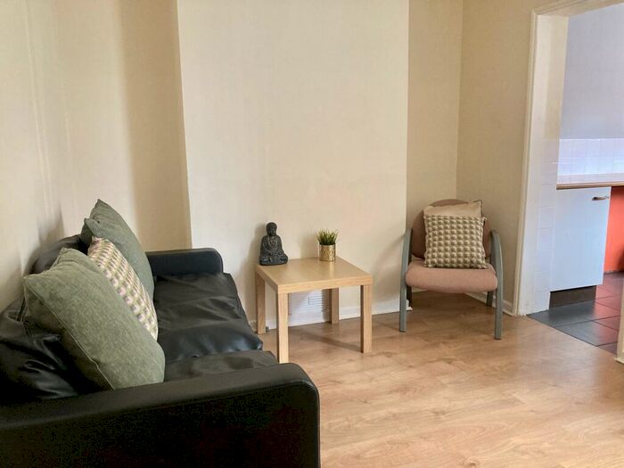 3 Bedroom Semi-Detached House To Rent In Grove Place, Leamington Spa, CV31