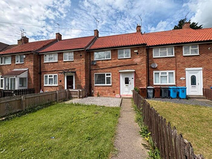 2 Bedroom House To Rent In Stapleford Close, Hull, HU9