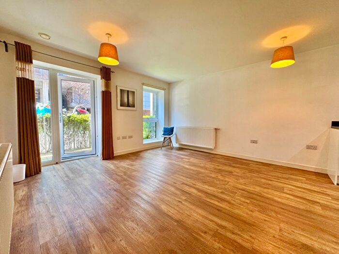 1 Bedroom Flat To Rent In Pennant House, Portsmouth, PO1