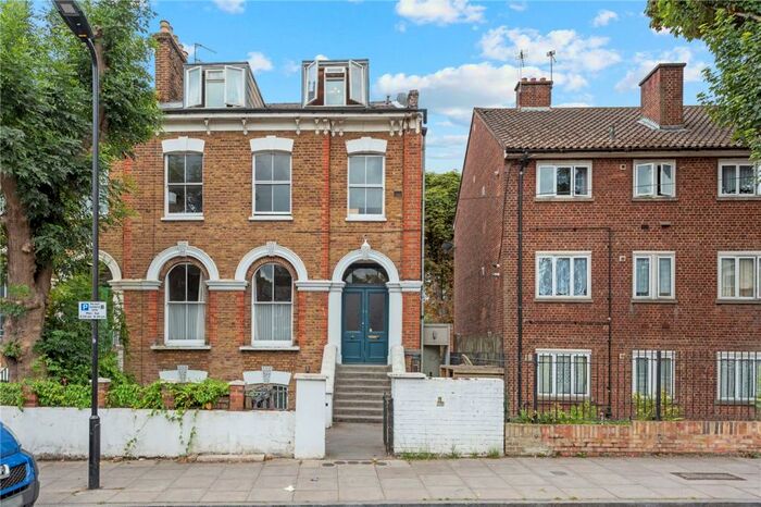 2 Bedroom Apartment To Rent In Southwold Road, Upper Clapton, London, E5