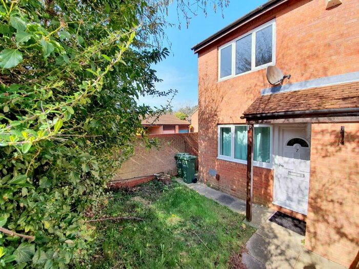 2 Bedroom House To Rent In Two Mile Ash, Milton Keynes, MK8