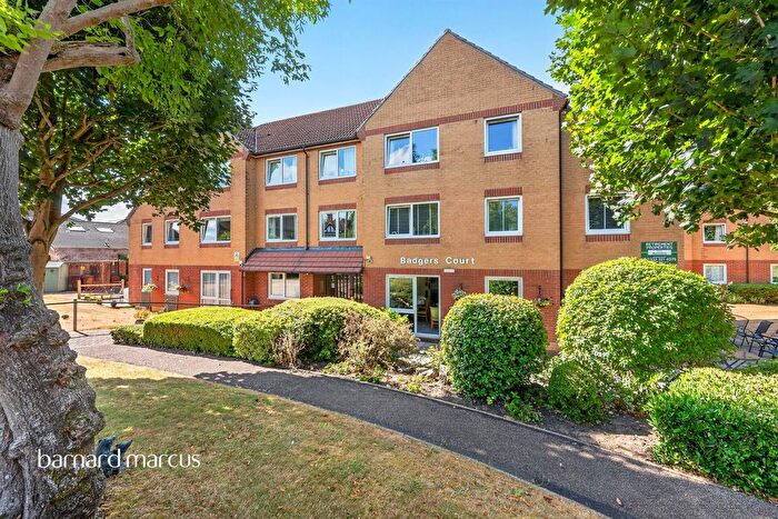 1 Bedroom Flat For Sale In The Grove, Epsom, KT17