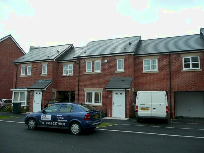3 Bedroom Semi-Detached House To Rent In Drayton Streeet, Hulme, Manchester, M15