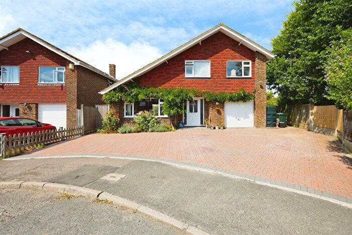 5 Bedroom Detached House For Sale In Park Farm Close, Shadoxhurst, Ashford, TN26