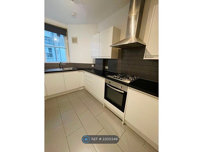 2 Bedroom Flat To Rent In Victoria Chambers, London, EC2A