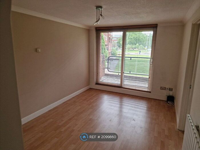 2 Bedroom Flat To Rent In Shenley Road, Borehamwood, WD6
