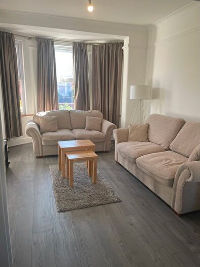 3 Bedroom Flat To Rent In Russell Avenue, London, N22