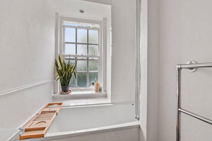 1 Bedroom Flat For Sale In Eton College Road, Chalk Farm, Camden, NW3