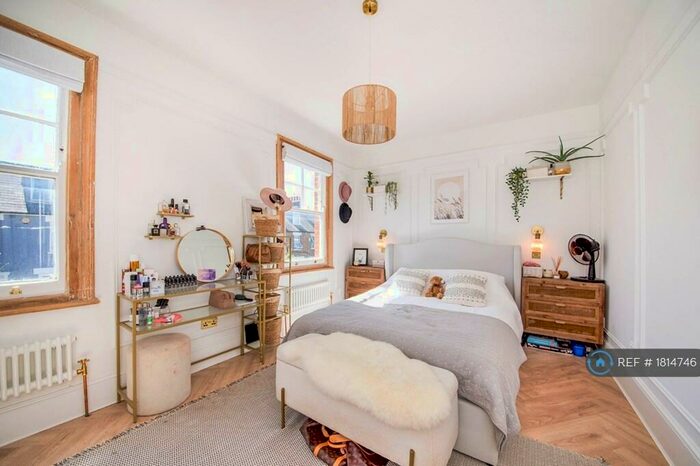 2 Bedroom Flat To Rent In Windus Road, London, N16