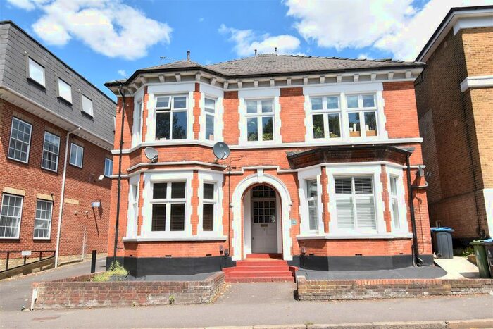 1 Bedroom Flat To Rent In Surbiton Hill Road, Surbiton KT6