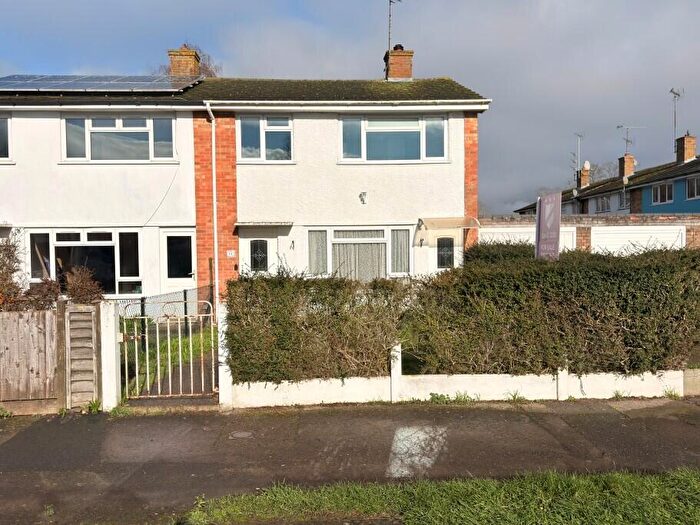 3 Bedroom End Of Terrace House For Sale In Bruce Road, Woodley, Reading, Berkshire, RG5