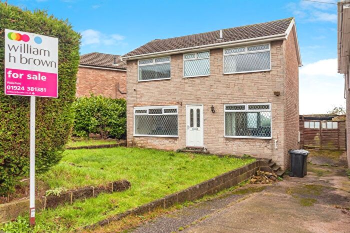 3 Bedroom Detached House For Sale In Cherry Tree Walk, East Ardsley, Wakefield, WF3