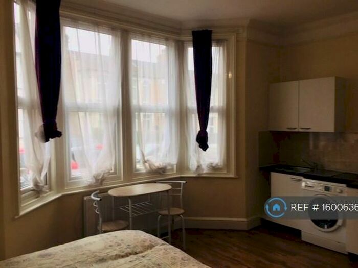 Studio To Rent In Mount Pleasant Road, London, N17
