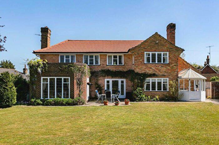 4 Bedroom Detached House For Sale In Poplar Road, Shalford, Guildford, GU4