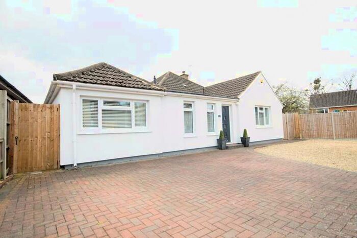 3 Bedroom Bungalow To Rent In Leckhampton GL53