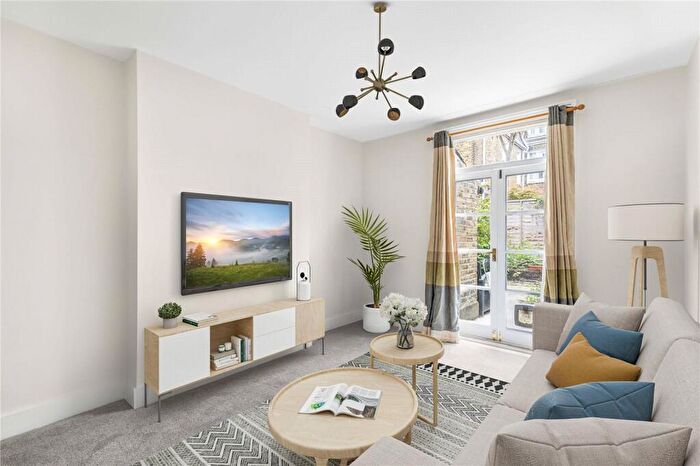 1 Bedroom Flat To Rent In Gaskarth Road, London, SW12