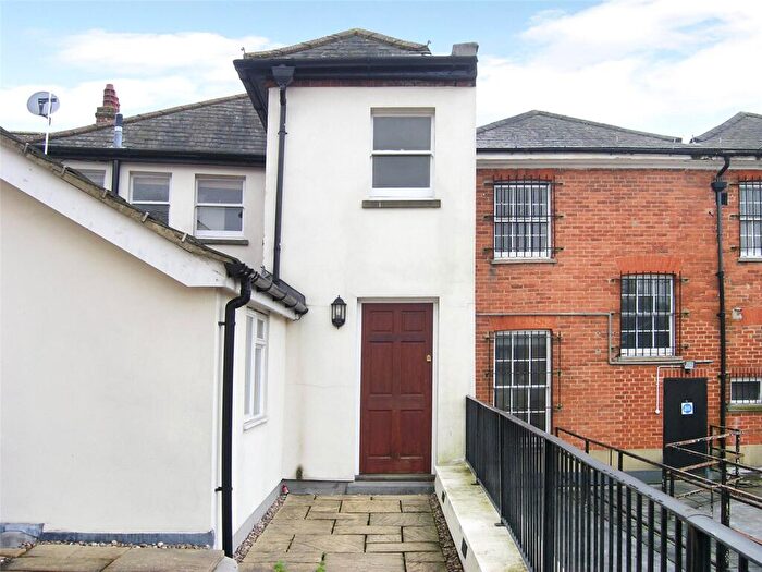 2 Bedroom Apartment For Sale In Bush Place, St Georges Yard, Farnham, Surrey, GU9