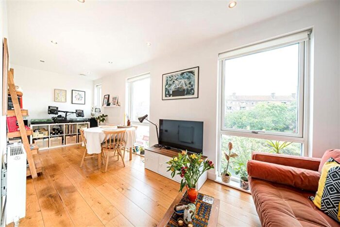 1 Bedroom Flat For Sale In East Street, Walworth, SE17