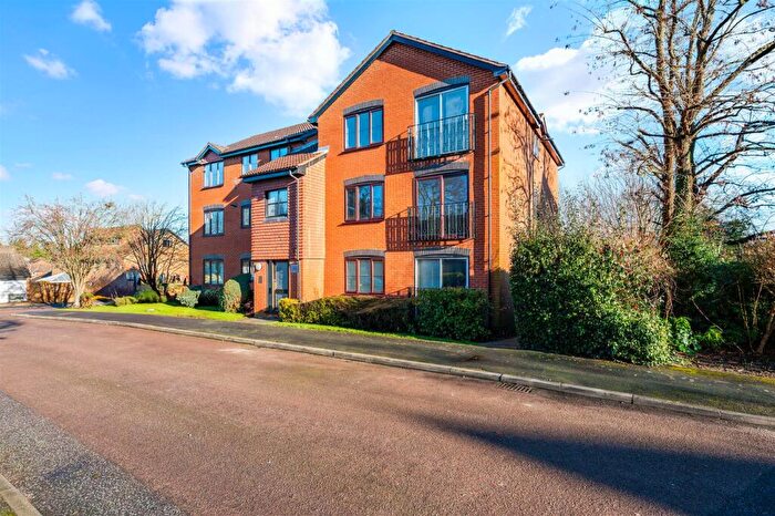2 Bedroom Apartment For Sale In Basing Road, Banstead, SM7